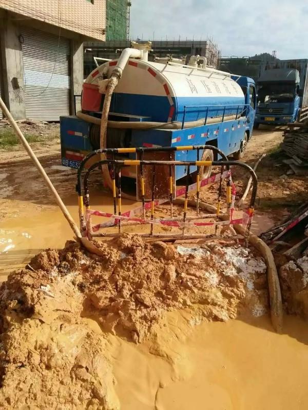 吉隆工地淤泥清淤