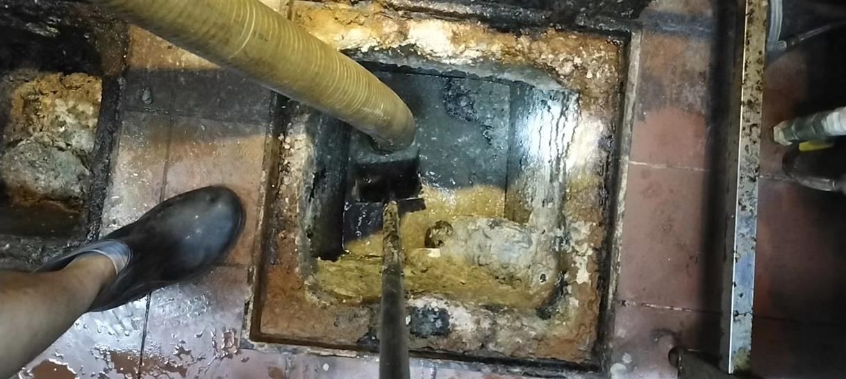 吉隆污水池清理一般都有毒气，怎么预防中毒呢？